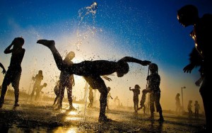 13 Enchanting Photos of Playing Children From All Around The Globe