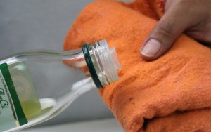 She Pours Olive Oil Onto A Sponge And The Minute You Find Out Why You Will Want To Try It As Well