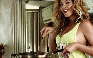 10 Super Weird Celebrity Diets