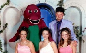 10 Unbelievably Bad Prom Photo Fails