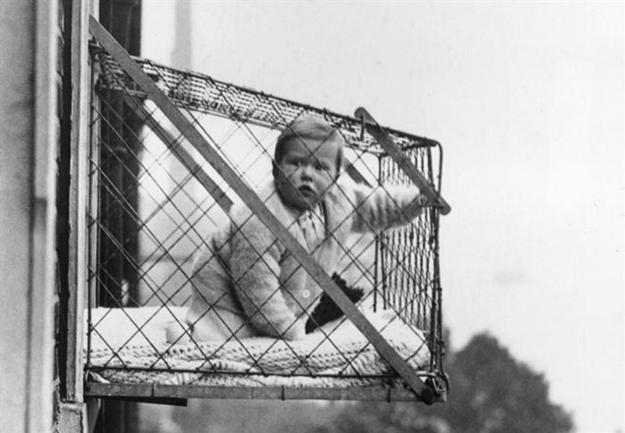 Baby cage