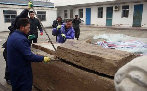 Road workers Found A Mysterious Box Underground But What Was Inside Is Totally Shocking